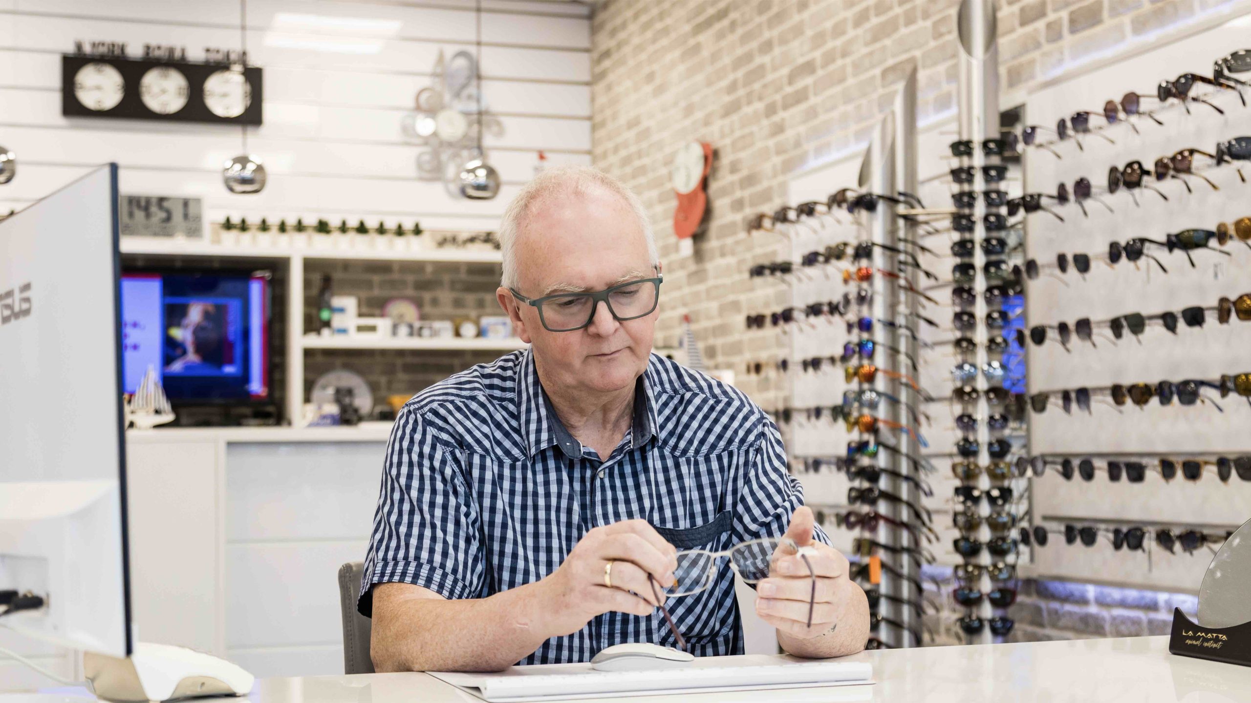 Konfigurieren Sie Ihre Brillengläser in Ihrer Lieblingsfarbe