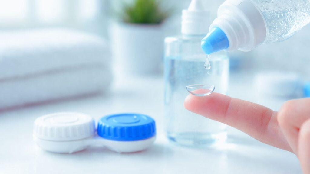 Kontaktlinsen richtig pflegen – Tipps für Hygiene und klares Sehen
